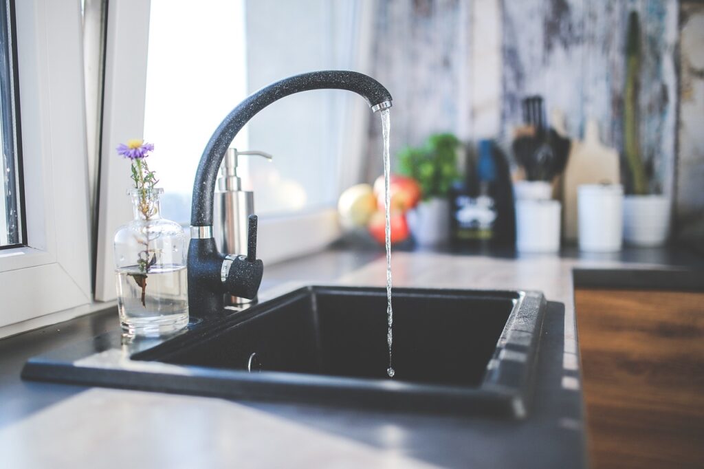 tap, black, faucet-791172.jpg